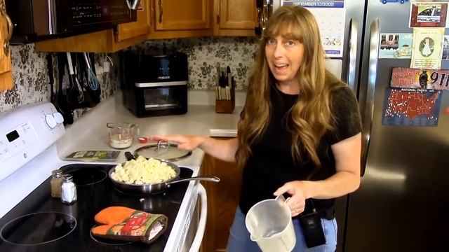 Hamburger Casserole - 100 Year Old Recipe - (Re-Dux) - The Hillbilly Kitchen смотреть онлайн