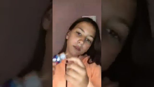 Приветики💓 с моей подругой Сашей повторяем фото друг друга🌸💊❤️ смотреть онлайн