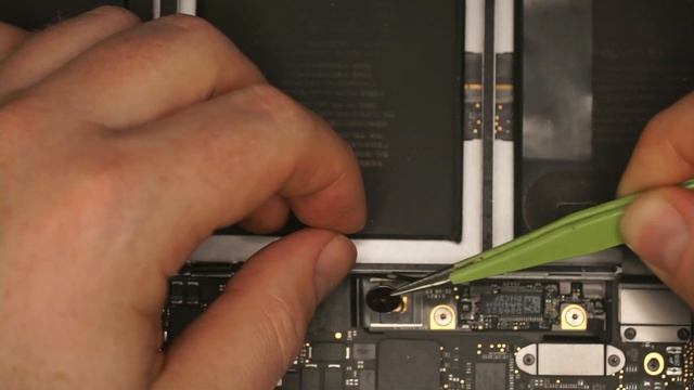 Быстрый ремонт Macbook Pro 15 A1707, который не заряжался после "педантичного" сервиса смотреть онлайн