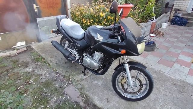 HONDA CB500 S_ холодный запуск мотоцикла_ и расход топлива в смешанном цикле по ровному 160-190 км/ смотреть онлайн
