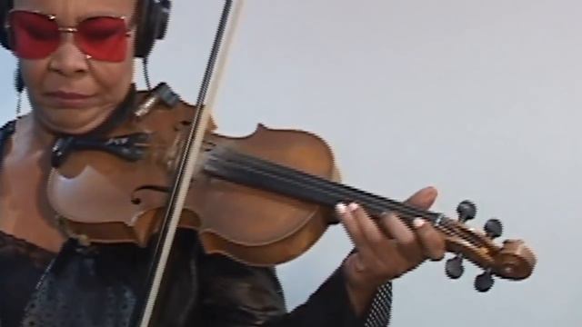 Karen Briggs - "A Theme of Gratitude" смотреть онлайн
