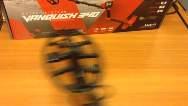Minelab Vanquish 340 и стопки медных монет. смотреть онлайн