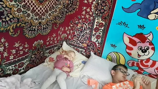 Дарина чудит, готовим кушать, делаем уроки и изучаем горшок