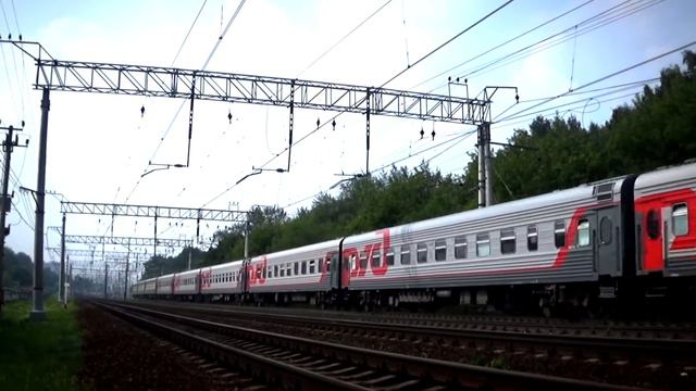 Электровоз ЧС2К-829 с поездом Москва - Адлер смотреть онлайн