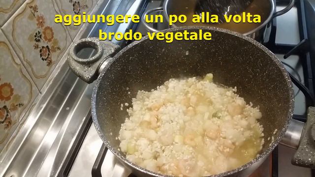RISOTTO con ASPARAGI e GAMBERETTI..Risotto with asparagus and prawns..Ризотто со спаржей и креветок смотреть онлайн