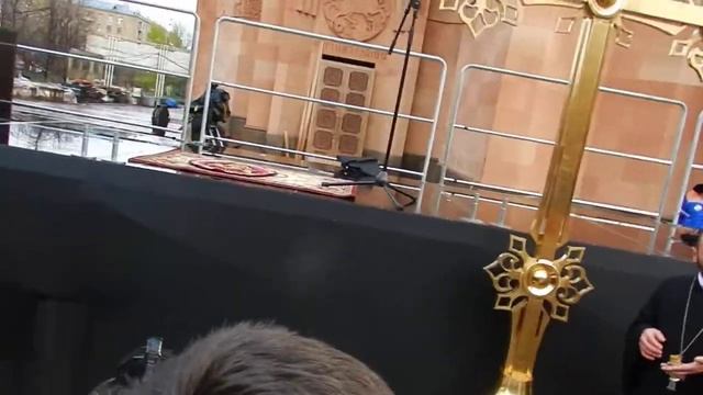 Армянский храм - Освящение крестов - 10 смотреть онлайн