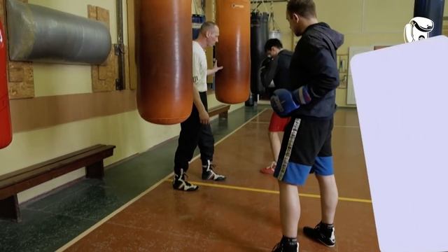ПОСТАНОВКА САЙД-СТЕПА на Боксёрском мешке смотреть онлайн