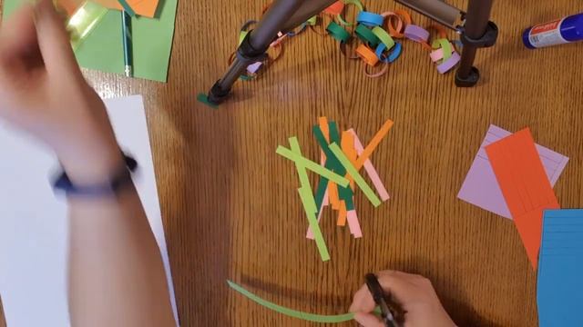 Новогодняя гирлянда из цветной бумаги смотреть онлайн