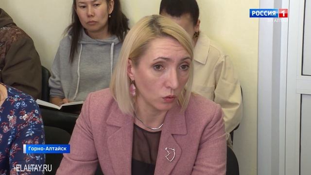 Олег Хорохордин осмотрел конноспортивную школу в Горно-Алтайске смотреть онлайн