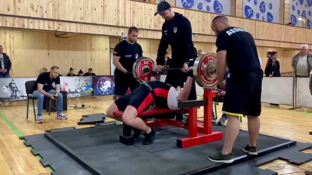 Жим лежа bench press 192.5kg Руслан Гутнєв 22.05.22 смотреть онлайн