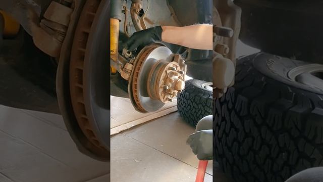 How to Replace Steering Rack Bushing on Toyota Landcruiser 100 series смотреть онлайн