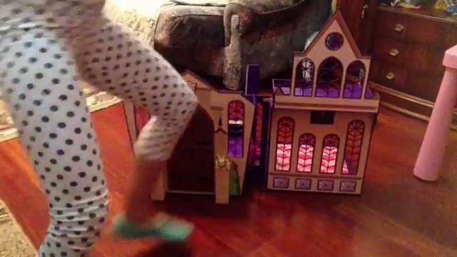 Обзор школы монстер хай смотреть онлайн