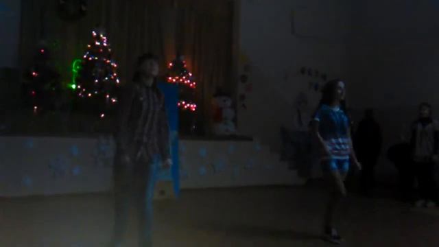 Коллективный танец НГ смотреть онлайн