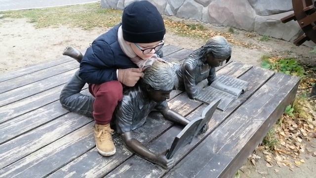 Читаю в отеле В некотором царстве смотреть онлайн