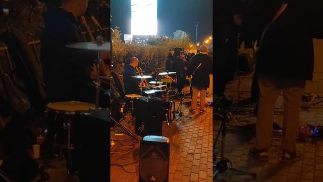 Ария - Улица роз. Кавер от уличных музыкантов. смотреть онлайн
