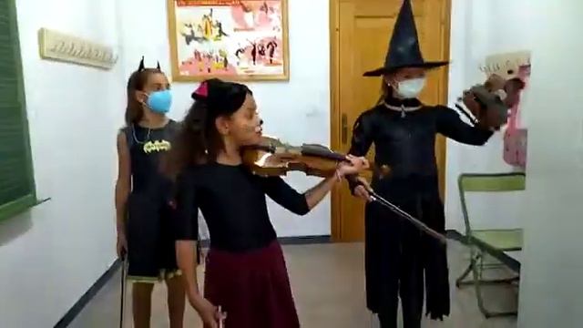 1° de Básicas Isabella María Andreu Salazar, Rocío Pérez Alonso y María Victoria Urrutia Botel смотреть онлайн