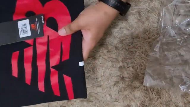 Unboxing New Balance Graphic T shirt смотреть онлайн