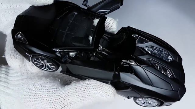 Lamborghini Aventador LP 700-4 Roadster 1/24 Diecast Unboxing смотреть онлайн