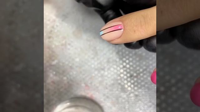 Вертикальный градиент. Летний дизайн ногтей 2020 смотреть онлайн