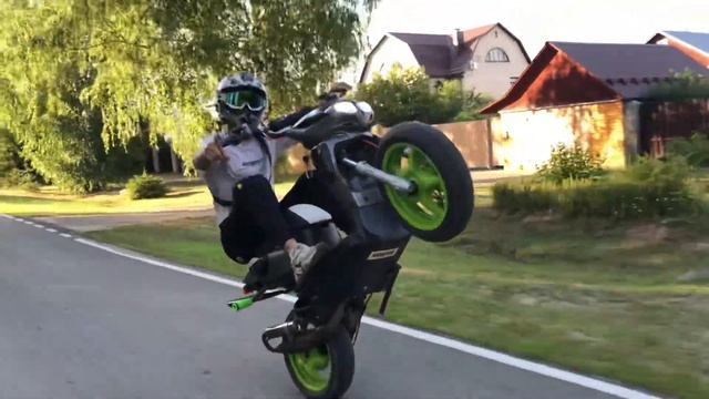 Стант на скутере) Катаемся по деревне!