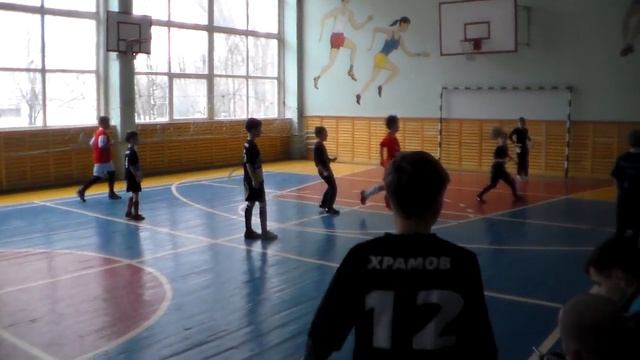 17.02.18. Снимаю Даню Дорофеева на тренировке по футболу. Евгений Денчик. смотреть онлайн