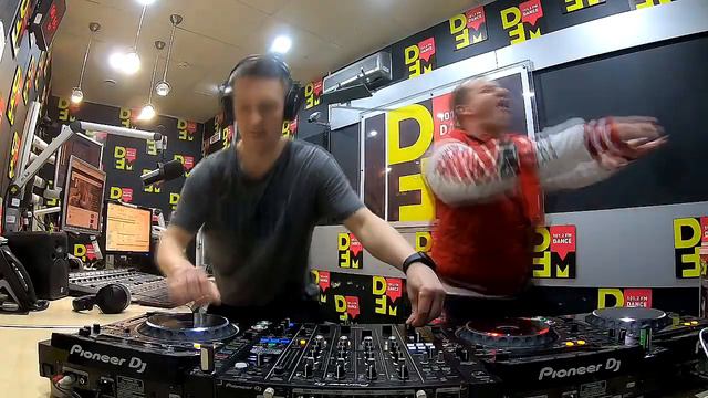 Profit vs Строгонов - Самый мощный и драйвовый Back2Back смотреть онлайн