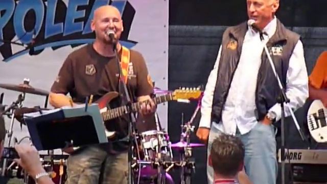 Buty a zpívající Mirek Topolánek - Mám jednu ruku dlouhou (Léto s Topolem) смотреть онлайн