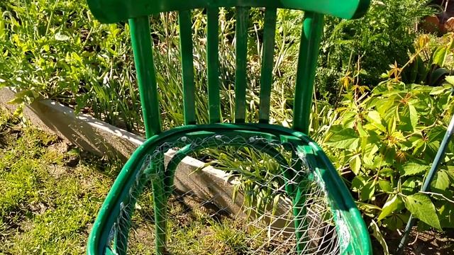 Клумба для цветов из старого стула смотреть онлайн