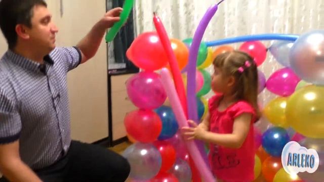 Что можно сделать из ВОЗДУШНЫХ ШАРИКОВ ? Сделали своими руками огромный воздушный домик из шаров смотреть онлайн