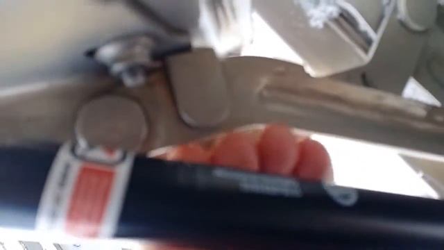 Крышка багажника Калины с новыми газовыми упорами СААЗ (г.Скопин). Почти 0,5 kН. смотреть онлайн