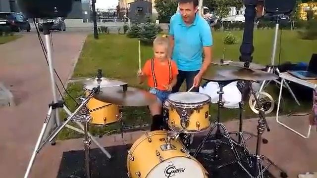 Барабаны ))) смотреть онлайн