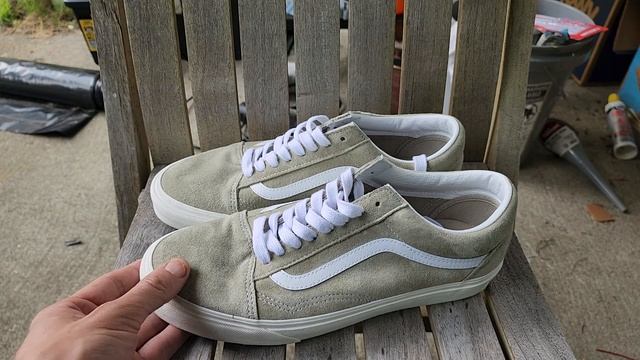 Купил Замшевые Вансы 2022 (Vans Old Skool Pig Suede Grey Moss) смотреть онлайн