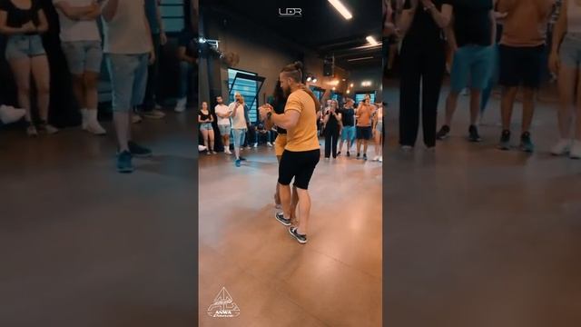 Kizomba 2023 - Isabelle & Felicien смотреть онлайн