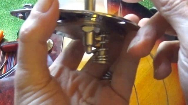 Fixing Jazzmaster tickling Tremolo смотреть онлайн