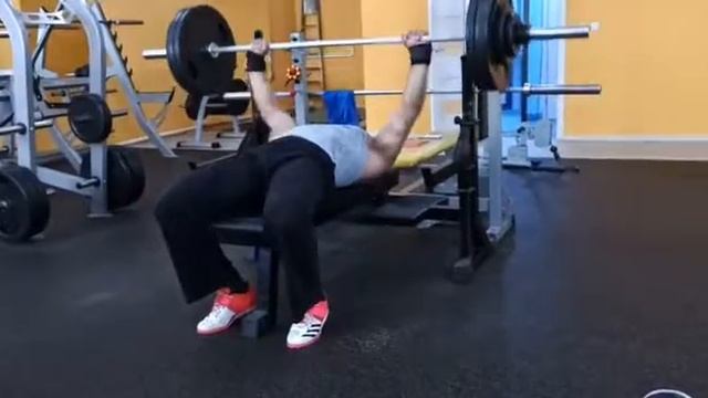 Жим лежа 115×4×4(4) 3.0.18 смотреть онлайн