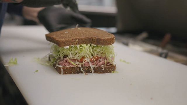 Village of Old Greenwich Tour | Areas of Greenwich CT | Mike Parelli Greenwich Real Estate смотреть онлайн