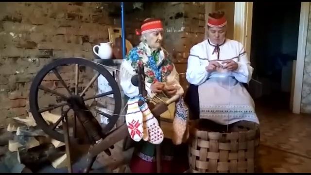 «Старая берёза» и «Паромщик» поют Лариса Сидорова и Эльвине Климсон, с Берёзовка смотреть онлайн