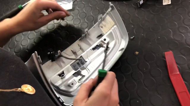 Como Reemplazar Señalero De Retrovisor Mercedes Benz W204 C300 C220 C200 2008-2010