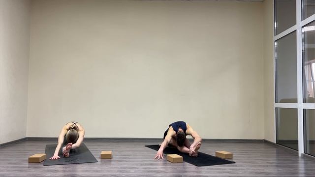 Йога динамика с учеником… практика средний уровень ?? смотреть онлайн