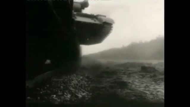 Разгрузка Советских танков Т 55 с жд платформ смотреть онлайн