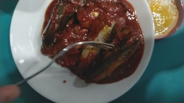 САЛАКА в томате в автоклаве WEIN.mp4