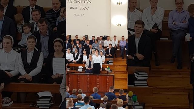 Стою перед Распятьем на коленях? || Виолина Лунгу смотреть онлайн