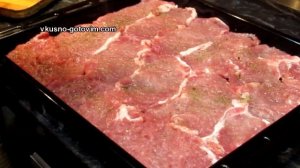 Свинина под сыром в духовке. Мясо получается очень ароматным за счет....