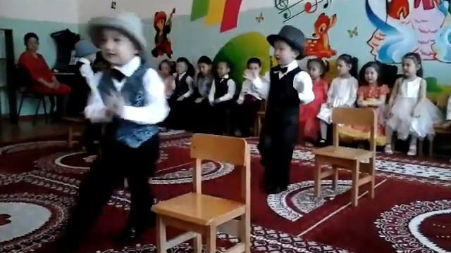 Танцы в садике смотреть онлайн