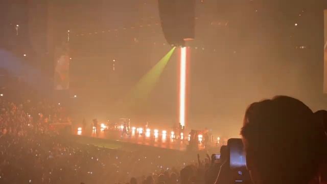 Chance the Rapper - "Ultralight Beam" LIVE at Chicago, IL (United Center 08/19/23) смотреть онлайн