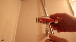 Держатель для душа не держит лейку! Решаем проблему!)