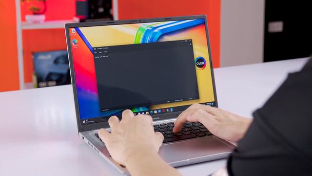 TOP 5 Laptop Màn hình OLED RẺ NHẤT (từ 12tr) - Chính hãng, Cấu hình CAO | LaptopWorld смотреть онлайн
