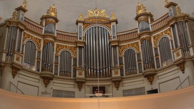 In A Quiet Cathedral смотреть онлайн