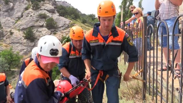 Тактико-специальные учения с горно-поисково-спасательными подразделениями в Судаке смотреть онлайн