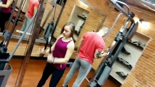 Упражнения на трицепс от тренеров Champions Саратов. смотреть онлайн